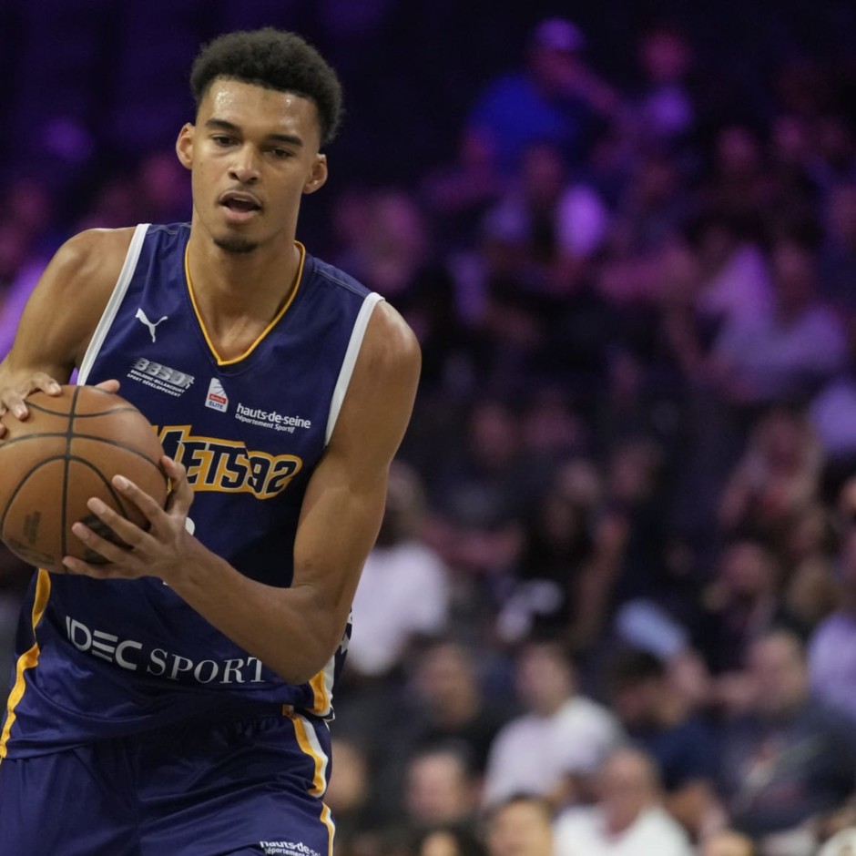 九游体育下载-瓦伦西亚迎NBA常规赛关键赛，冲刺阶段篮板制胜，球迷炸锅，球探报告显示潜力(nba2016总决赛g7第四节)