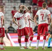 九游体育入口-赛后本菲卡调整名单以备亚冠；官宣签约环节打磨；更衣室稳定；心理建设被强调的简单介绍